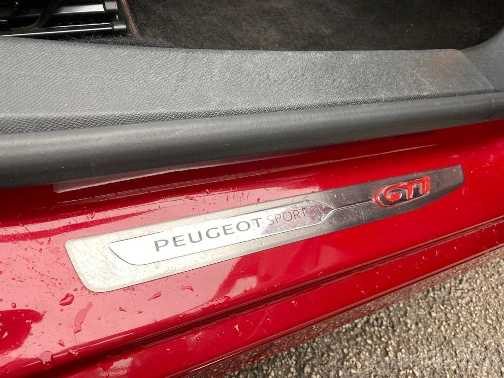 Peugeot 308 GTI 1.6 THP 270 CV GPS / TOIT PANO