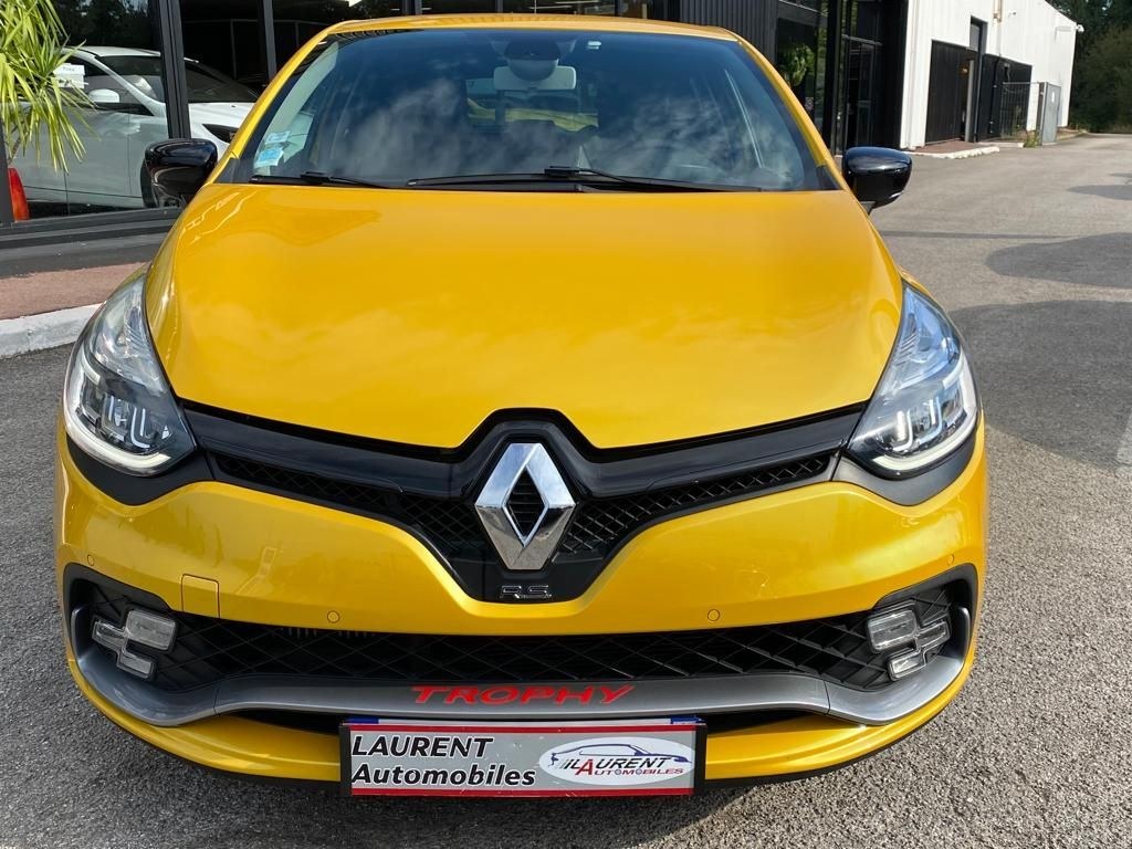 Renault Clio IV RS TROPHY 220 CV MONITOR