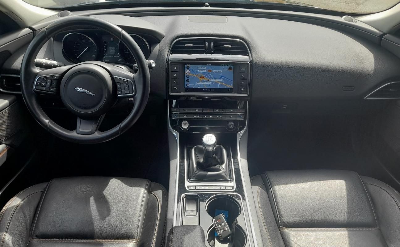 Jaguar XE 2.0 D 180 CV GPS (laurent auto)